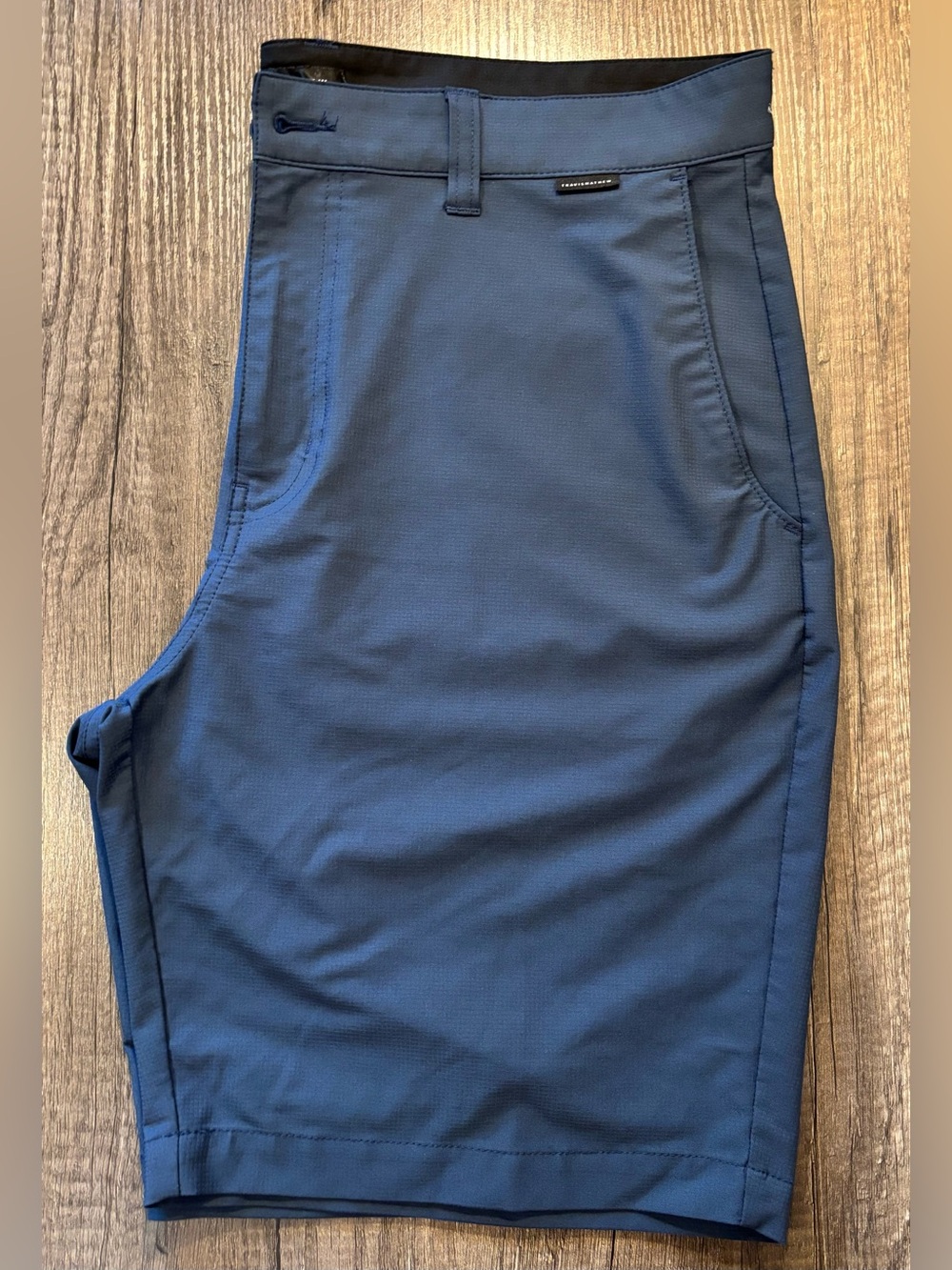 Travis Mathew Wanderlust 9” Shorts- 38, Navy, Great condition.